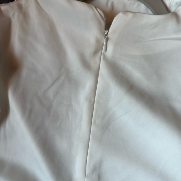 Elegant White Blouse with Gold Button Accents Rouched Chicwish NWT Size Medium - Picture 4 of 10